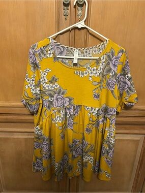 Floral Short-Sleeve Babydoll Top - Mustard with Lavender Bloom